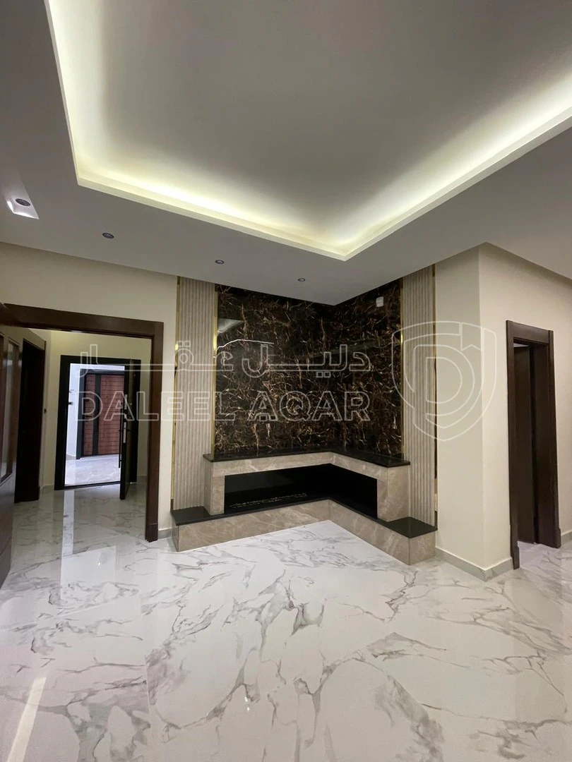 شقة في النخيل قرب بنك الاتحاد - 180,000 دأ - صورة 1